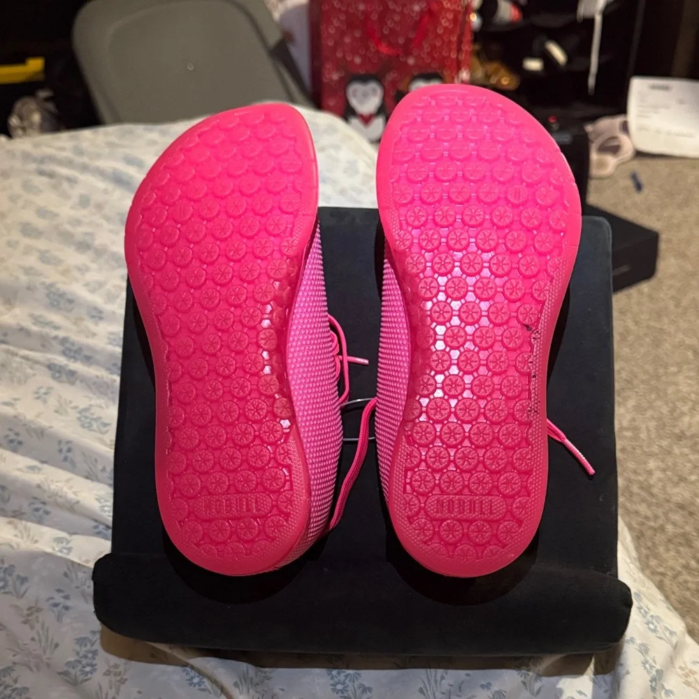 New whitout box 
NOBULL Neon Pink Athletic Shoes - Picture 7 of 7
